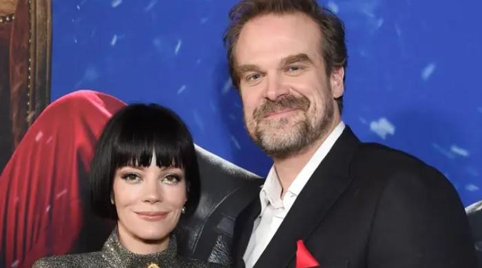 David Harbor 'controls' wife Lily Allen's phone for THIS reason - Vimarsana News