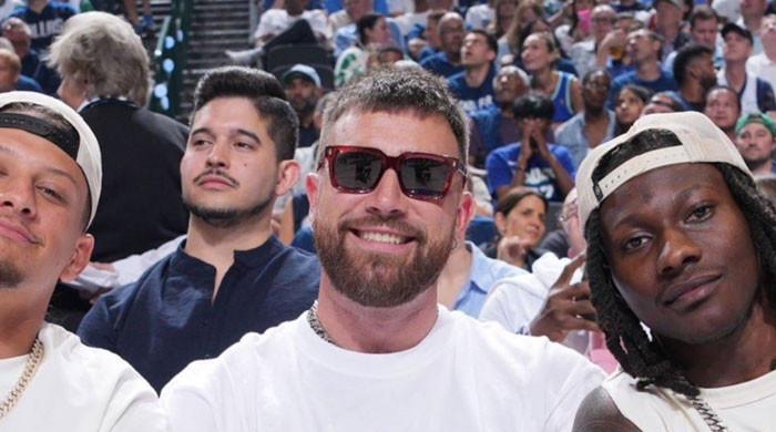 Jason Kelce reacts to joke about Travis Kelce's ripped pants