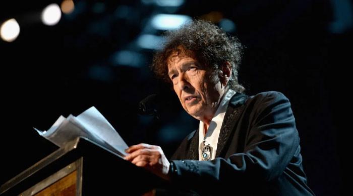 Bob Dylan's unseen painting sold for THIS whopping sum - Vimarsana News
