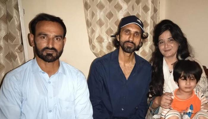 Family of Kashmiri poet Farhad meets him at AJK police station