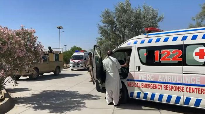28 dead after bus overturns in Balochistan's Washuk