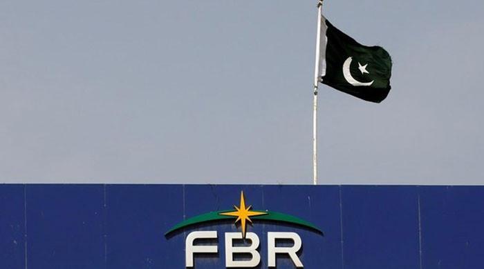 FBR to probe officers engaging in fist fight over share in tax refund 'cut'