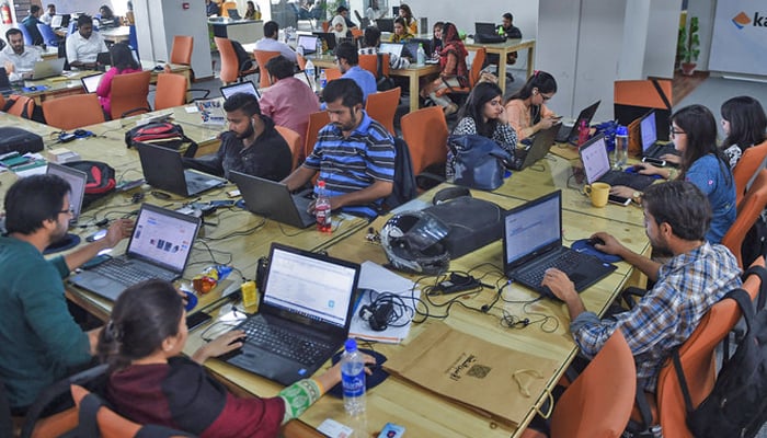 Govt to facilitate freelancers with 10,000 e-Rozgar centres across country