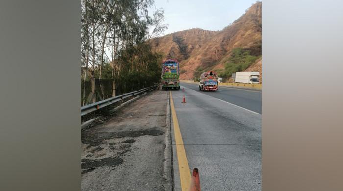 Six killed in road accident near Kallar Kahar Salt Range