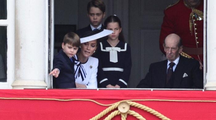Kate Middleton calms Prince Louis nerves on Buckingham Palace balcony: Photo