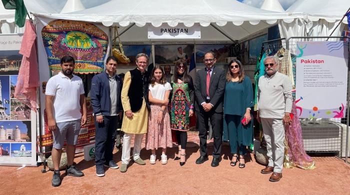 Mehndi, Kebabs: Pakistani embassy in France celebrates culture in Lyon festival