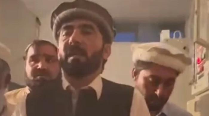 Another PTI MNA forcibly restores power supply, announces his own 'loadshedding schedule'