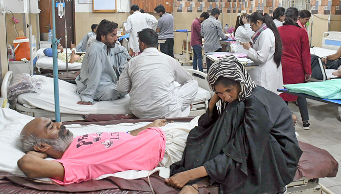 Paramedical staff giving medical treatment to the affected people of heatwave at a hospital in Karachi in this photo taken on May 23, 2024. — Online