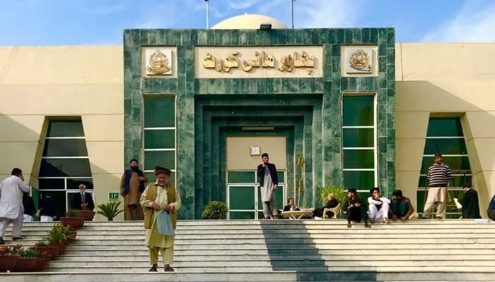 A front view of the Peshawar High Court building. — Geo News/File