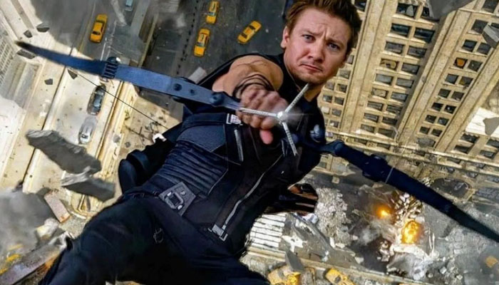 Jeremy Renner named the two Avengers co-stars hed do dangerous things with