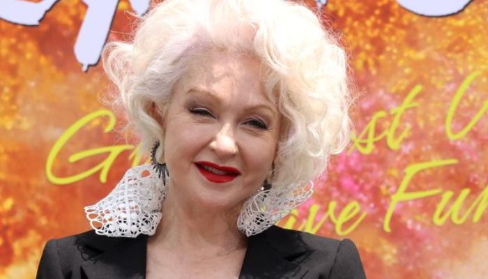 Cyndi Lauper upset as fans walk out during Glastonbury set