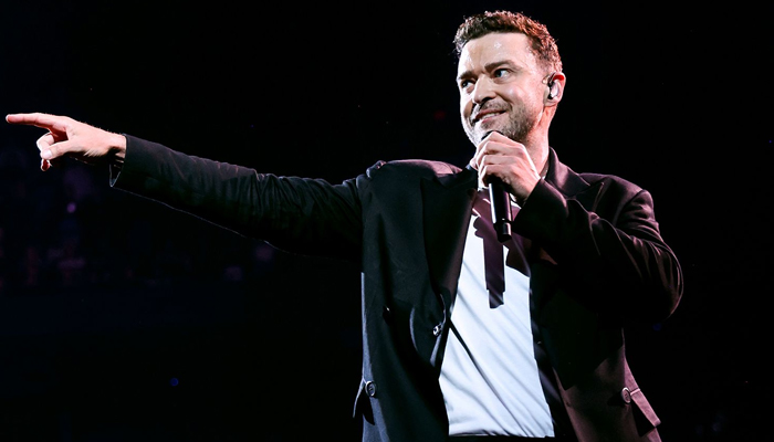 Justin Timberlake takes a dig at his own arrest at Boston concert