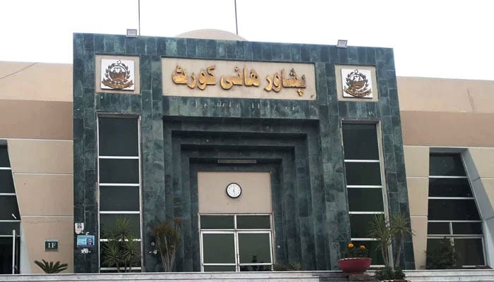 A front view of the Peshawar High Court building. — Geo News/File