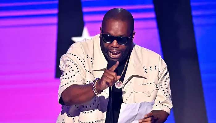 Killer Mike gives powerful speech after winning 2024 BET trophy