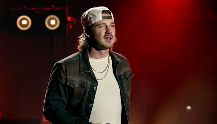 Morgan Wallen hit by phone thrown at him onstage