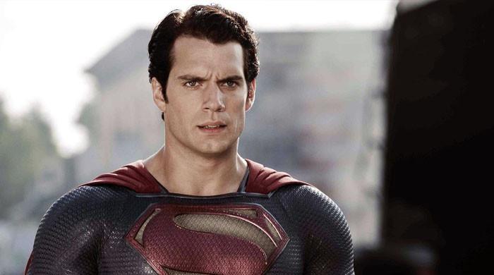 Zack Snyder enthralls Henry Cavill's fans with major update