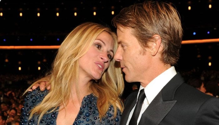 Julia Roberts and Danny Moder first met on the sets of The Mexican
