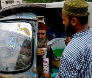 What kind of weather can Karachiites expect today?