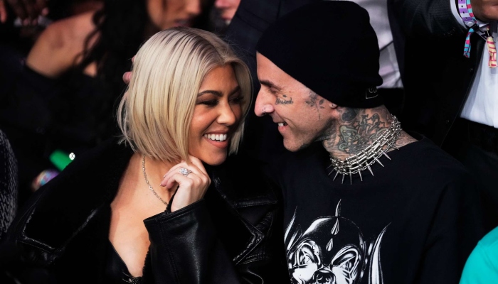 Photo: Kourtney Kardashian encourages Travis Barker for fitness event