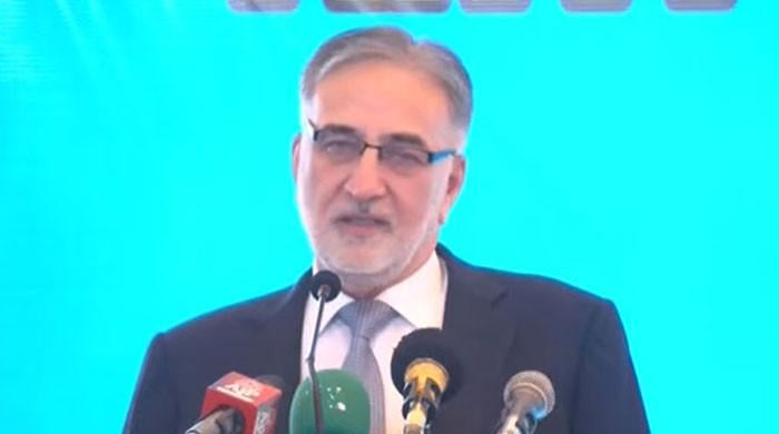 NAB chief Nazir Ahmed Butt visits grave of watchdog's victim