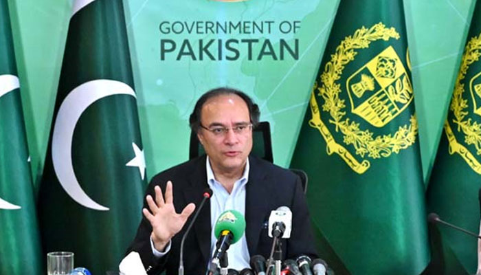Finance Minister Muhammad Aurangzeb addressing media persons in Islamabad on June 30, 2024. — APP