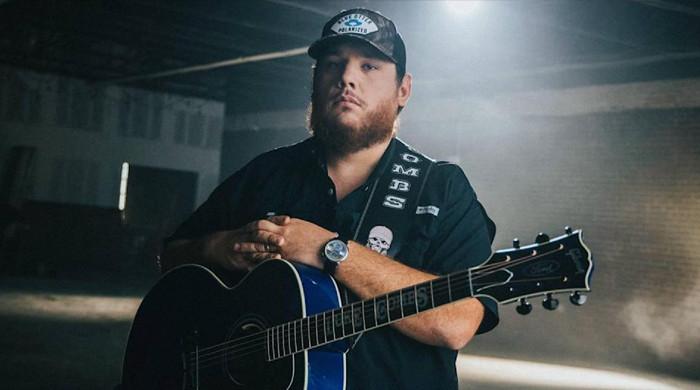 Luke Combs takes his family to Hall of Fame and Museum 'to have pictures'