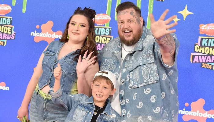 Jelly Roll makes rare appearance with children at Kids Choice Award