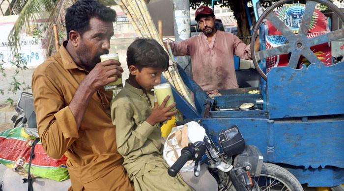 As mercury soars in Karachi, 20 bodies recovered from different areas 