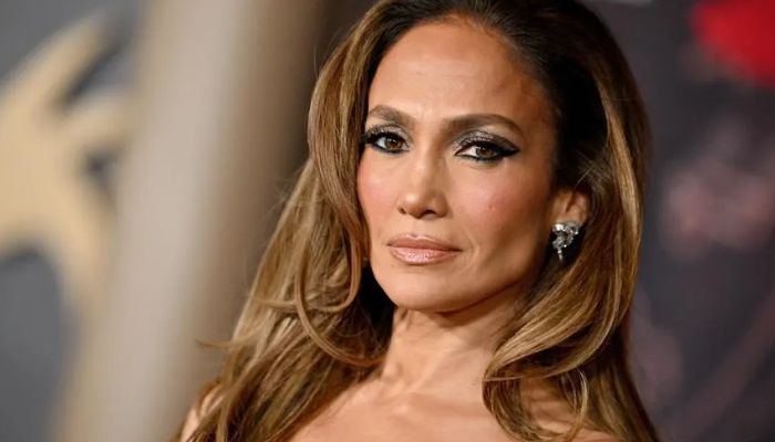 Jennifer Lopez drops another hint as Ben Affleck split with THIS change