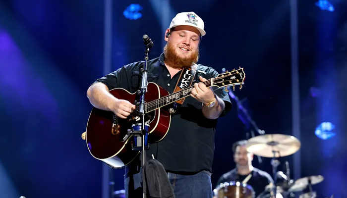 Luke Combs surprises crowd with Twisters stars during latest concert