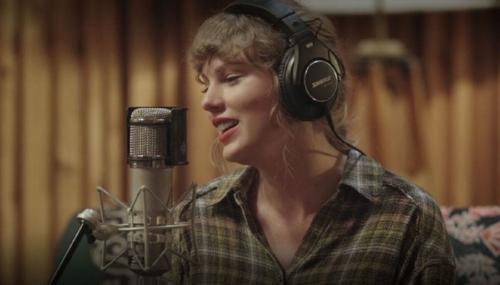 Taylor Swift conquerors a challenge despite great odds