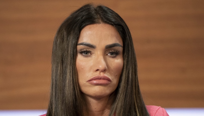 Photo: Katie Price takes notes from Sharon Osbournes jibes