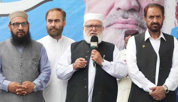 Jamaat-e-Islami Vice Emir Liaqat Baloch addresses the workers during the sit-in at Rawalpindis Murree Road on July 29, 2024. — Facebook/@JIPOfficial1