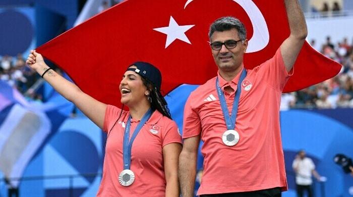 Turkish shooter becomes internet sensation with laid-back style