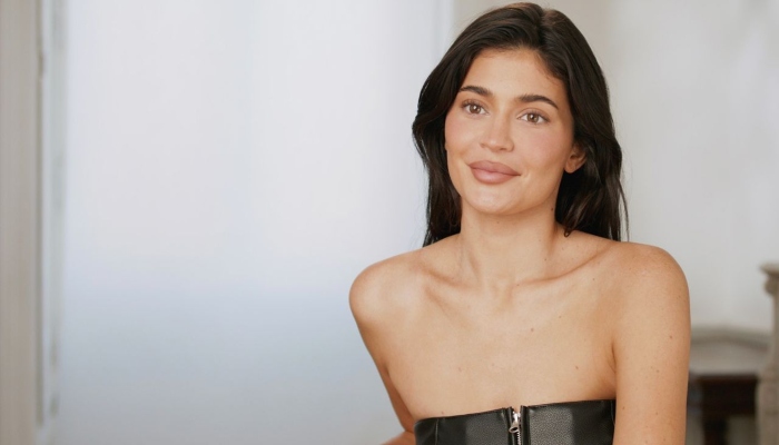 Kylie Jenner hints at trying new venture at the recording studio
