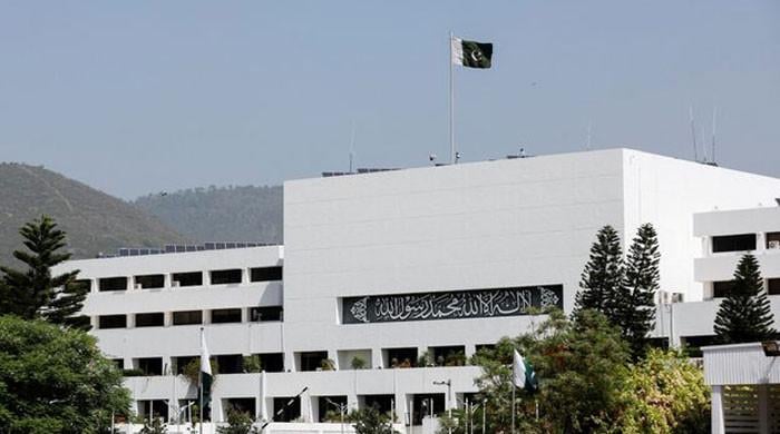 The centre barely holds