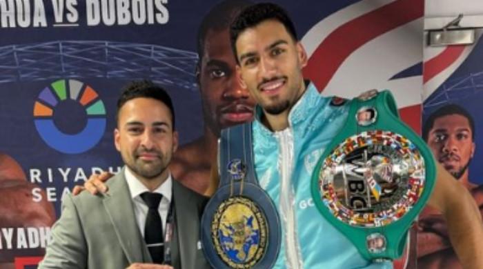 Pakistani-origin boxer Hamzah Sheeraz bags Middleweight European title