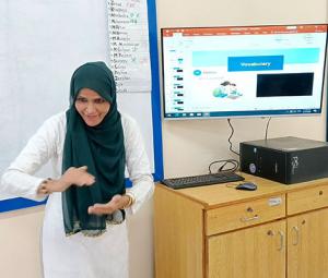 Making 'signs' of Pakistan's struggling deaf community heard