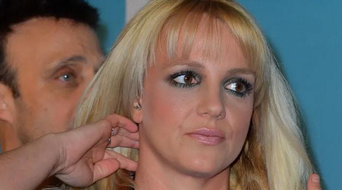Britney Spears becomes 'addicted' to social media