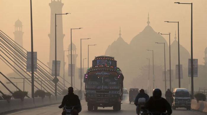 Lahore tops world's 'most polluted' cities' list for second day Lahore tops world's 'most polluted' cities' list for second day