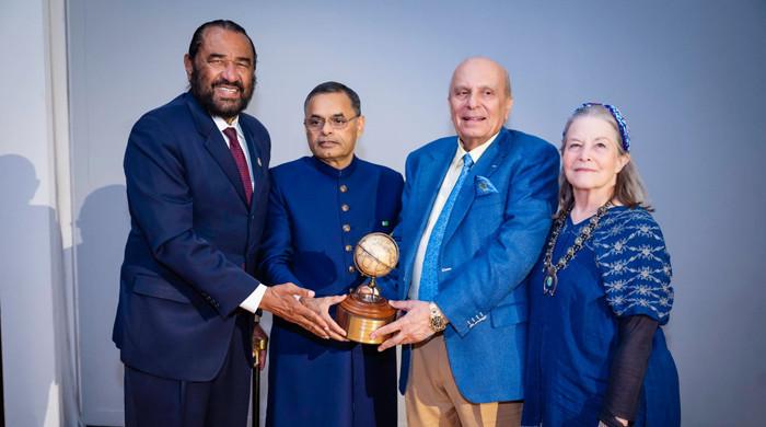 Pakistani-American honoured with prestigious 'One World Award' Pakistani-American honoured with prestigious 'One World Award'