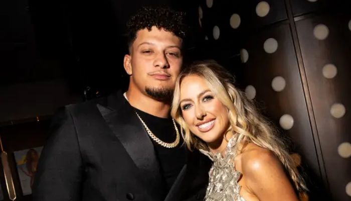 Pregnant Brittany Mahomes flaunts baby bump alongside husband Patrick