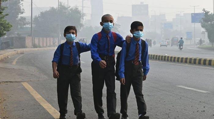Three-year-old girl files petition in LHC over air pollution  Three-year-old girl files petition in LHC over air pollution