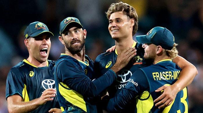 Australia edge Pakistan in second T20I to secure unassailable lead