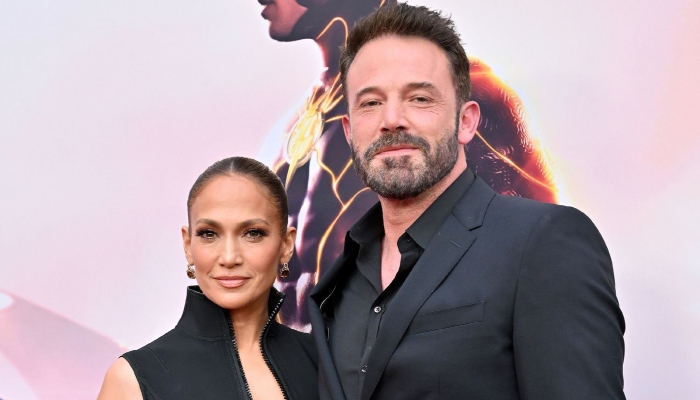 Photo: Jennifer Lopez ignoring Ben Affleck divorce pain: Source