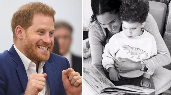 Prince Harry talks about awkward Christmas moment with son ...