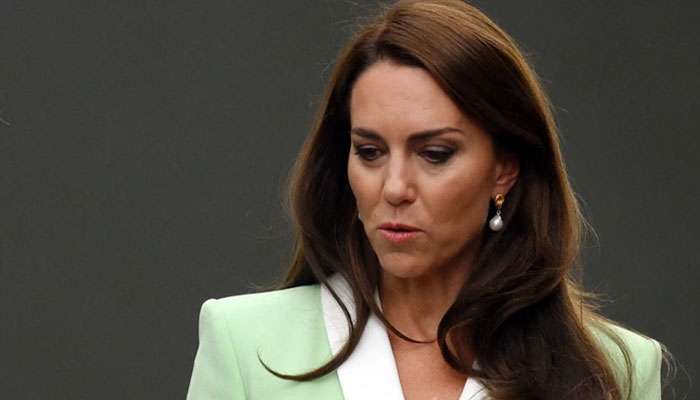 Kate Middletons fight against all the storms of Buckingham Palace laid bare