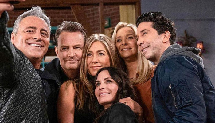 Lisa Kudrow has revealed how Friends cast maintained long lasting friendships