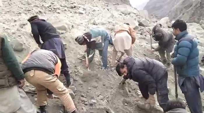Landslide leaves five dead in Skardu Landslide leaves five dead in Skardu