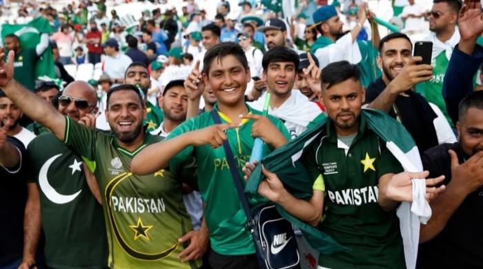 Majority of youths prefer staying in Pakistan: survey